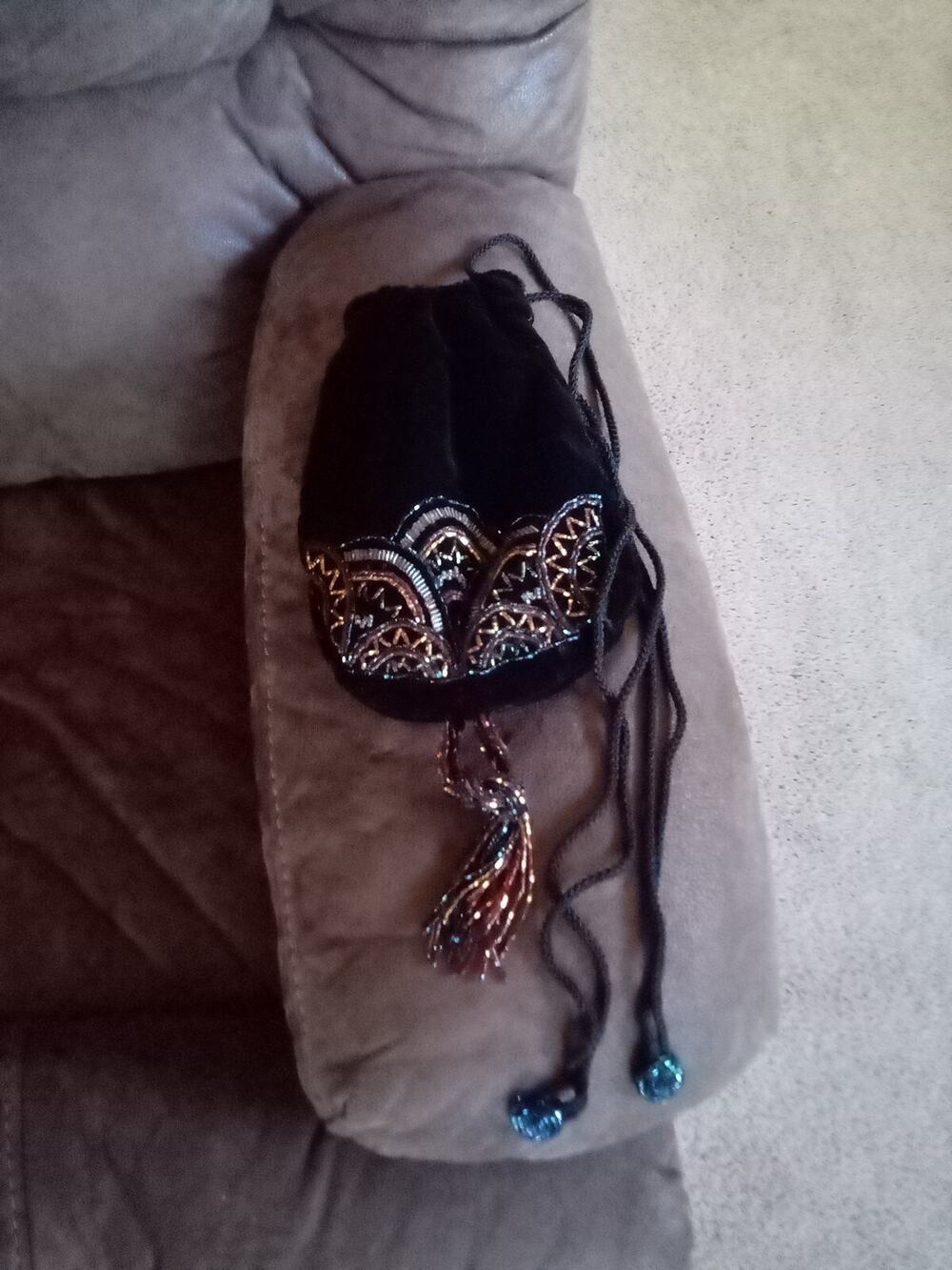 Vintage LA REGALE Ltd BLACK RED Beaded Cross Body Bag Purse Evening Bag Gold